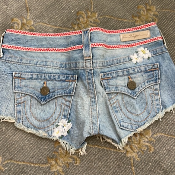 True Religion Brand Jeans Embroidered Joey Shorts - Picture 5 of 11
